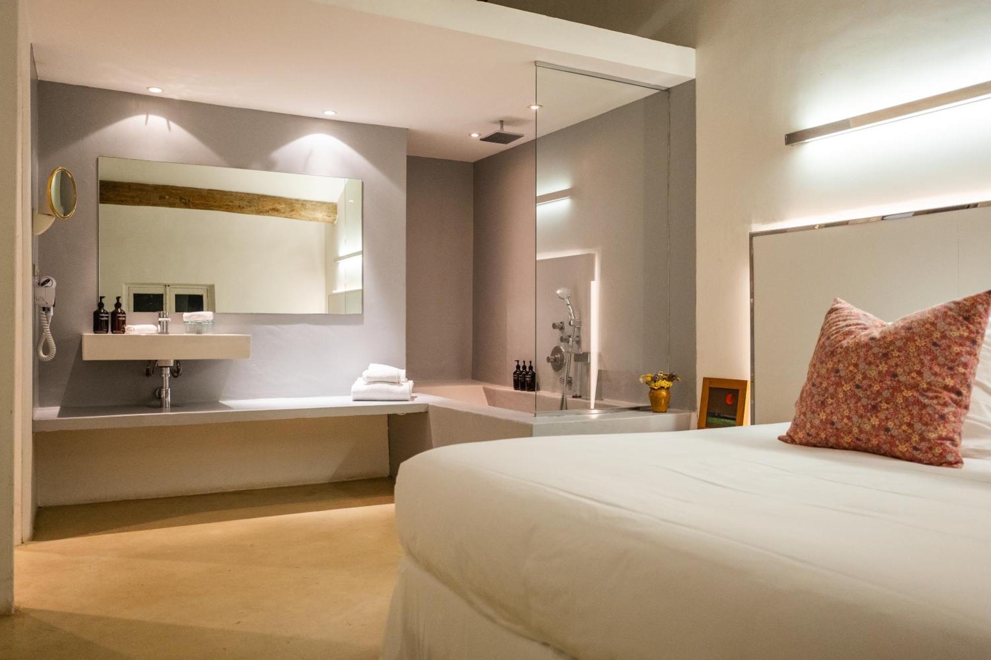 Le Galinier Lourmarin, A Beaumier Guesthouse 卢马罕 外观 照片