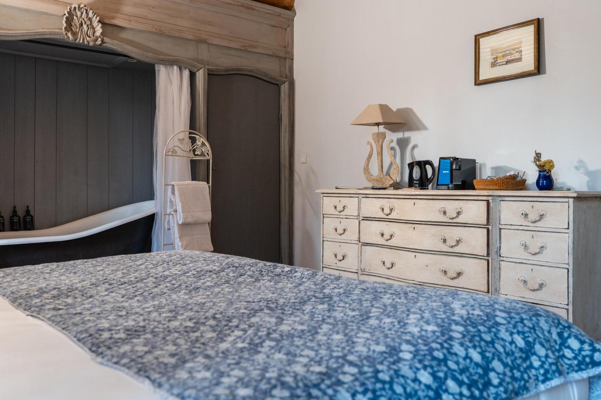 Le Galinier Lourmarin, A Beaumier Guesthouse 卢马罕 客房 照片